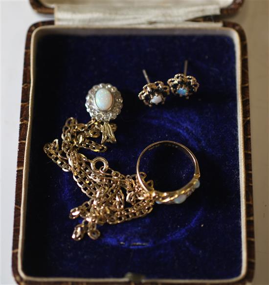 18ct gold and opal ring, opal pendant and chain and a pair of earrings